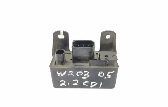 Mercedes-Benz C W203 Glow plug pre-heat relay