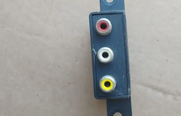 Chrysler Town u0026 Country V AUX in-socket connector 05107083AB