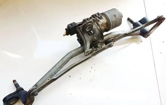 Opel Astra H Front wiper linkage and motor 13111211