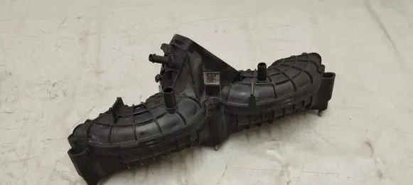 Mercedes-Benz A W176 Intake manifold A1330900800