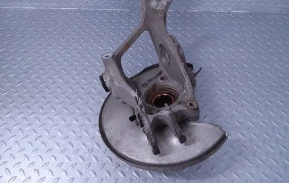 Rear wheel hub