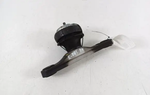 Volvo V40 Engine mount bracket 31460937