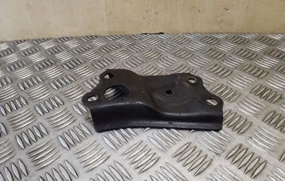 Toyota Avensis T270 Other engine bay part
