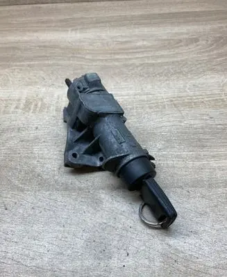 Audi A4 S4 B5 8D Ignition lock 4B0905851C