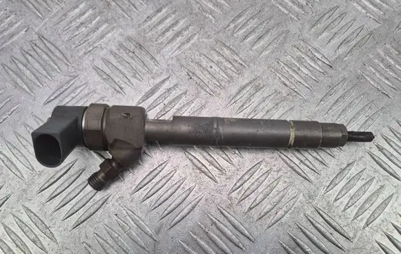 Mercedes-Benz C W203 Fuel injector A6110700987
