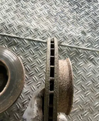 Volkswagen Multivan T4 Front brake disc
