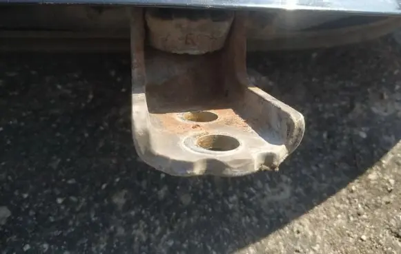 Nissan Pathfinder R51 Front door upper hinge