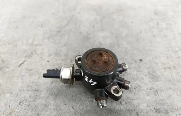 Ford Focus Fuel distributor 4M5Q9D280DBSR341