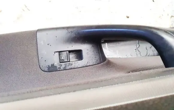 Volkswagen Golf V Electric window control switch