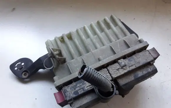 Opel Zafira A Fan control module 