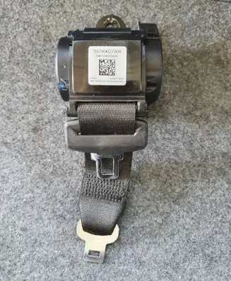 Middle seatbelt (rear)