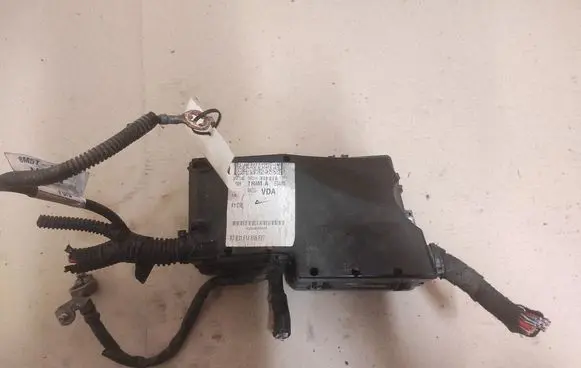 Ford C-MAX I Fuse module 3M5T14A076AE 3M5T14A067BC 8M5T14K733
