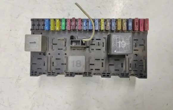 Volkswagen Transporter - Caravelle T4 Fuse module
