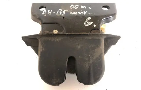 Audi A4 S4 B5 8D Tailgate/trunk/boot lock/catch/latch 220599