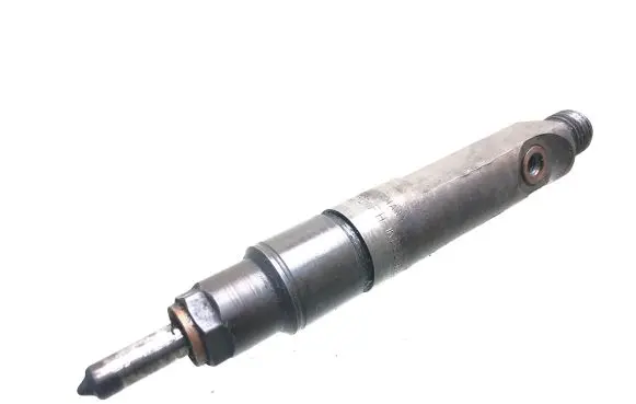 Audi A6 S6 C4 4A Fuel injector 046130201E