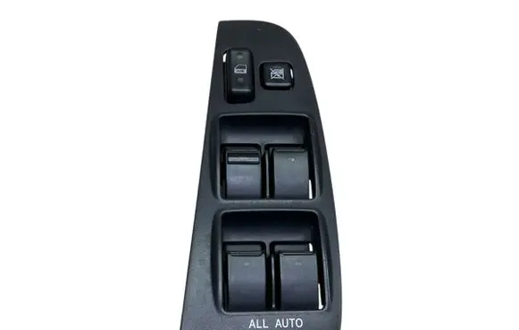 Toyota Avensis T250 Electric window control switch 8482005100 JH400 37168A