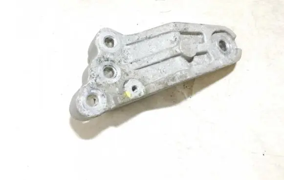 KIA Ceed Engine mounting bracket