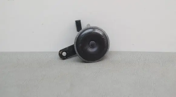 Nissan Juke I F15 Horn signal 008040