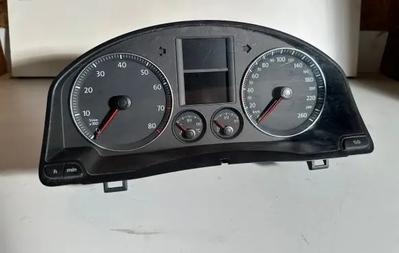 Volkswagen Golf Plus Speedometer (instrument cluster) 1k0920851n