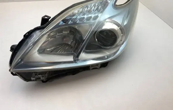 Toyota Prius (XW30) Headlight/headlamp HB312V60W