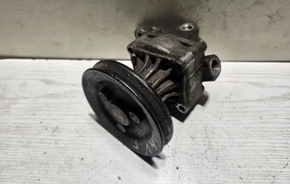 BMW 3 E36 Power steering pump 6359154 7681955252 1141417293