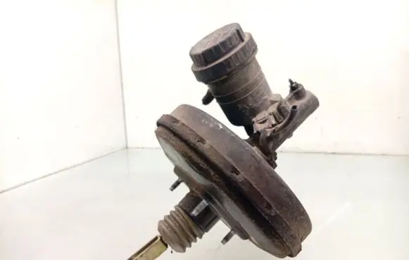 Volvo S40, V40 Brake booster L481412