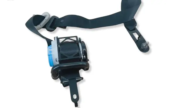 Mazda CX-5 Front seatbelt 305257810