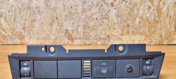 Ford Focus Windscreen/window heater switch 4m5113d734
