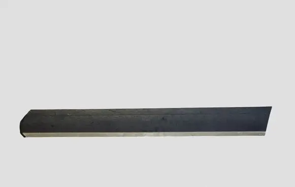 Volkswagen Touareg I Front door trim (molding) 7L6837788