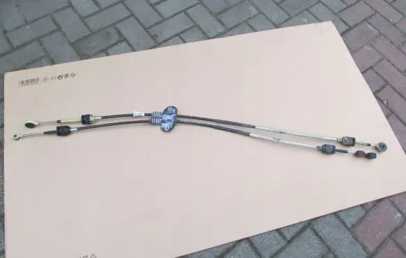 Ford Focus Gear shift cable linkage BV6R7E395GC