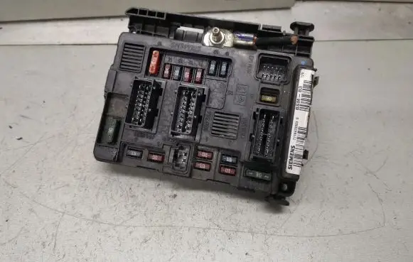Peugeot 307 BSM Control unit 9643498880 BSMB3