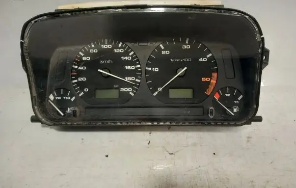 Volkswagen Golf III Speedometer (instrument cluster) 87001323