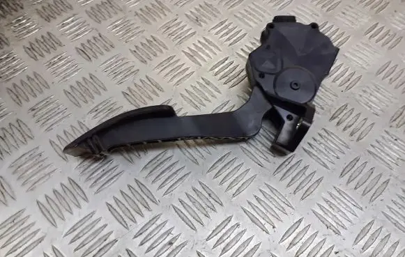 Subaru Impreza III Accelerator throttle pedal 198800-7120