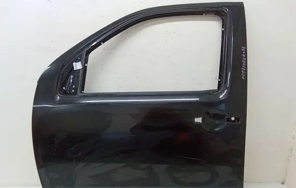Nissan Pathfinder R51 Front door 80215