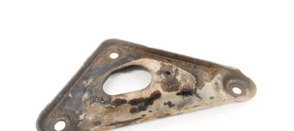 Opel Zafira A Engine mounting bracket
