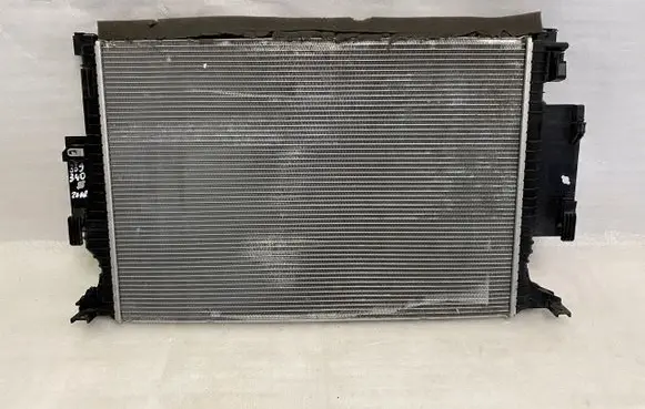 Ford Kuga II Coolant radiator KV618C607AD