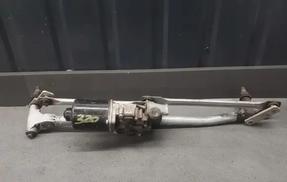 BMW 1 E81 E87 Front wiper linkage 7193036