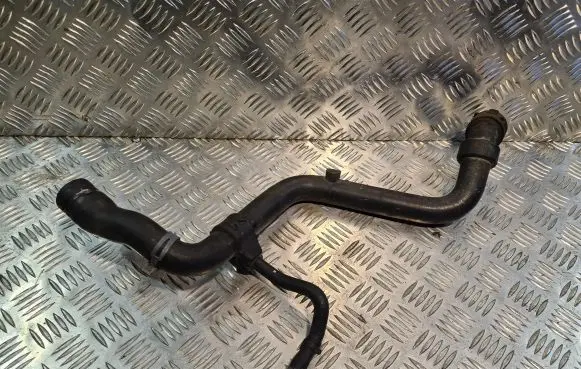 Audi A4 S4 B5 8D Engine coolant pipe/hose