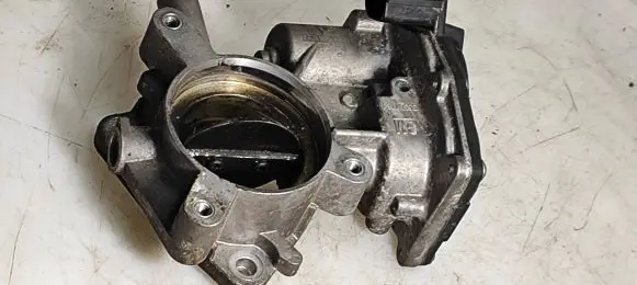 Opel Insignia A Throttle valve 55564164 50569200