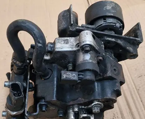 Audi A8 S8 D3 4E Fuel injection high pressure pump