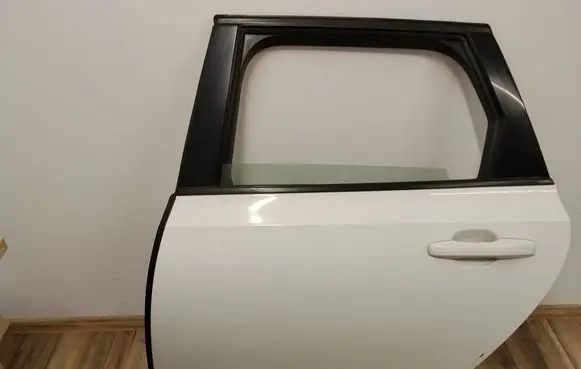 Volvo S90, V90 Rear door 