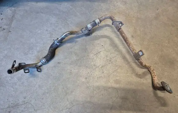 Engine coolant pipe/hose