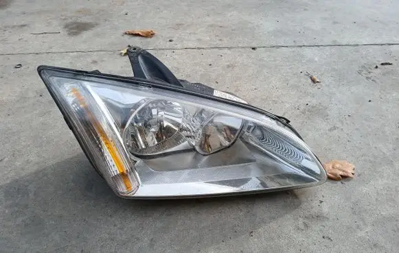 Ford Focus Headlight/headlamp