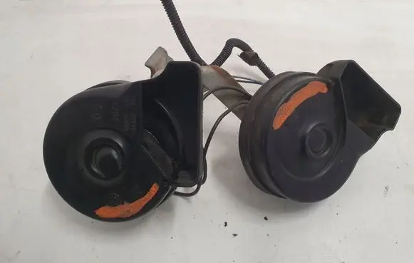Ford Focus Horn signal AM5T13A803AE