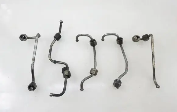 Ford Mondeo Mk III Fuel injector supply line/pipe 