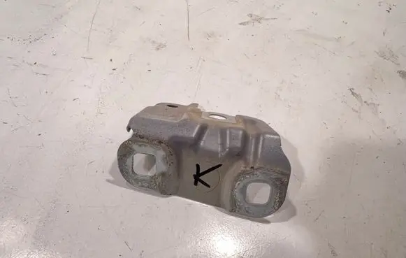 BMW 6 F06 Gran coupe Fender mounting bracket