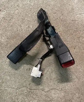Lexus CT 200H Rear seatbelt buckle
