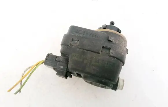Headlight level adjustment motor