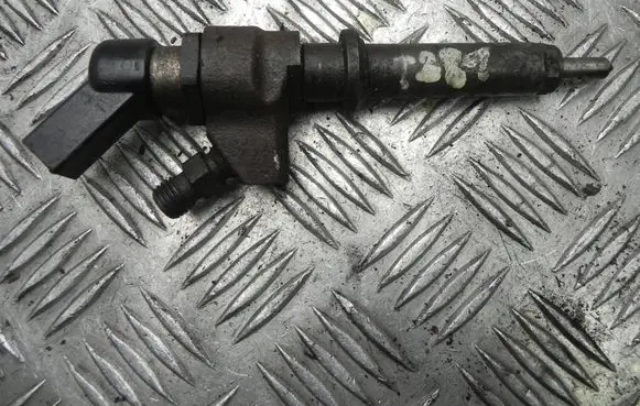 Peugeot 307 Fuel injector 9636819380