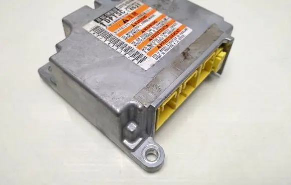 Suzuki Grand Vitara II Airbag control unit/module 3891065J30